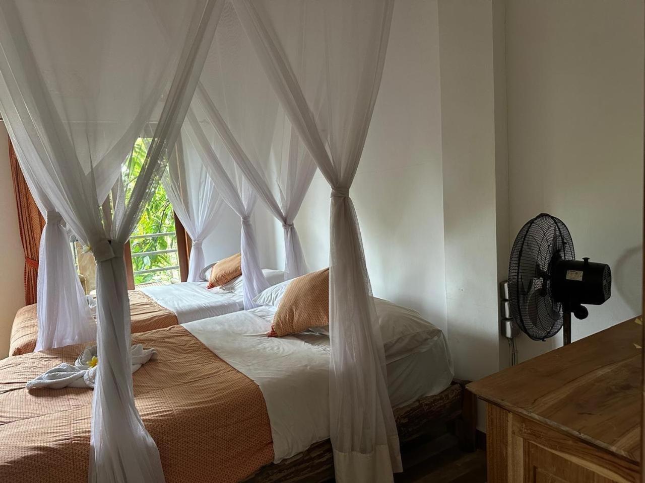 Omunity Bali Hotell Singaraja Exteriör bild