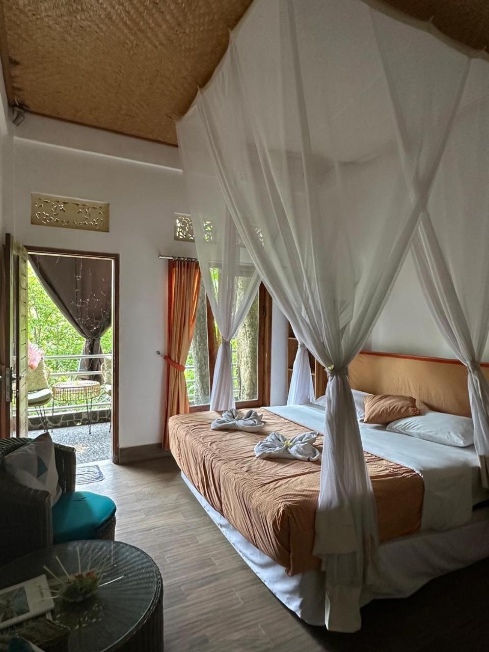 Omunity Bali Hotell Singaraja Exteriör bild