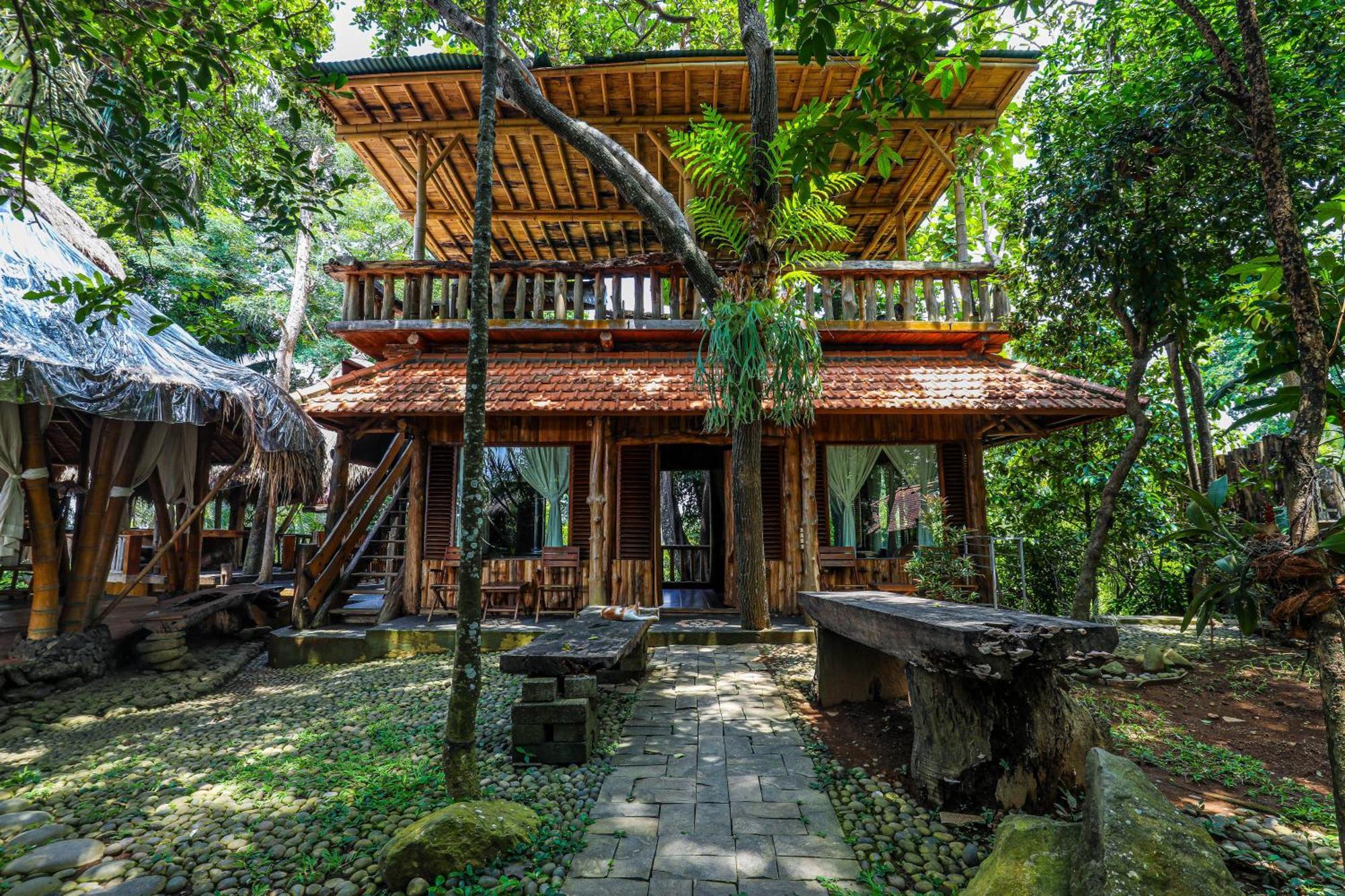 Omunity Bali Hotell Singaraja Exteriör bild