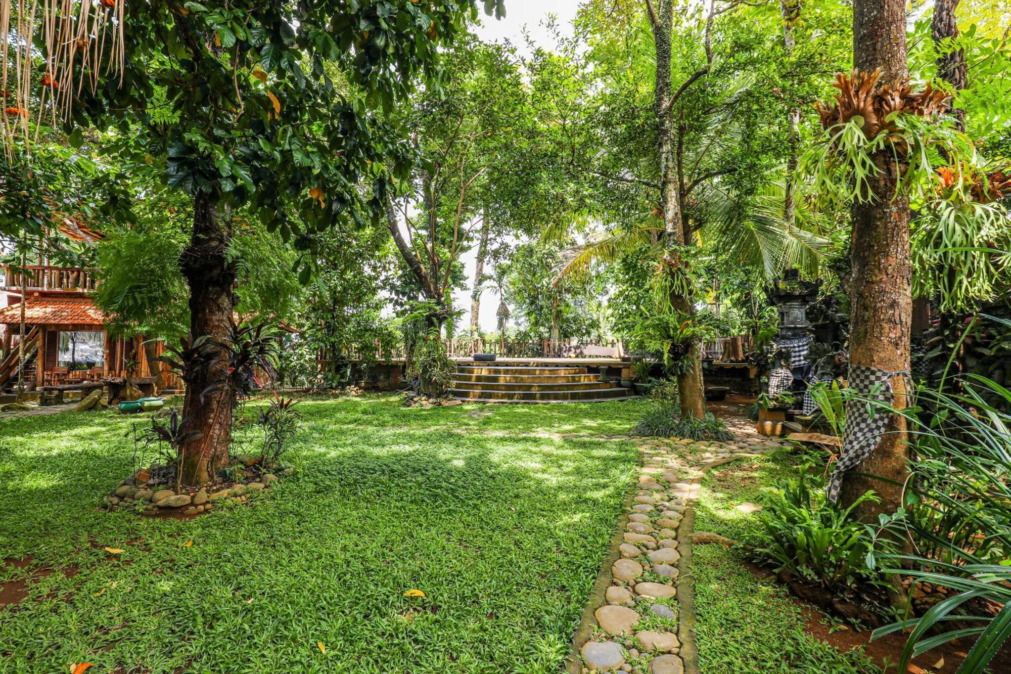 Omunity Bali Hotell Singaraja Exteriör bild