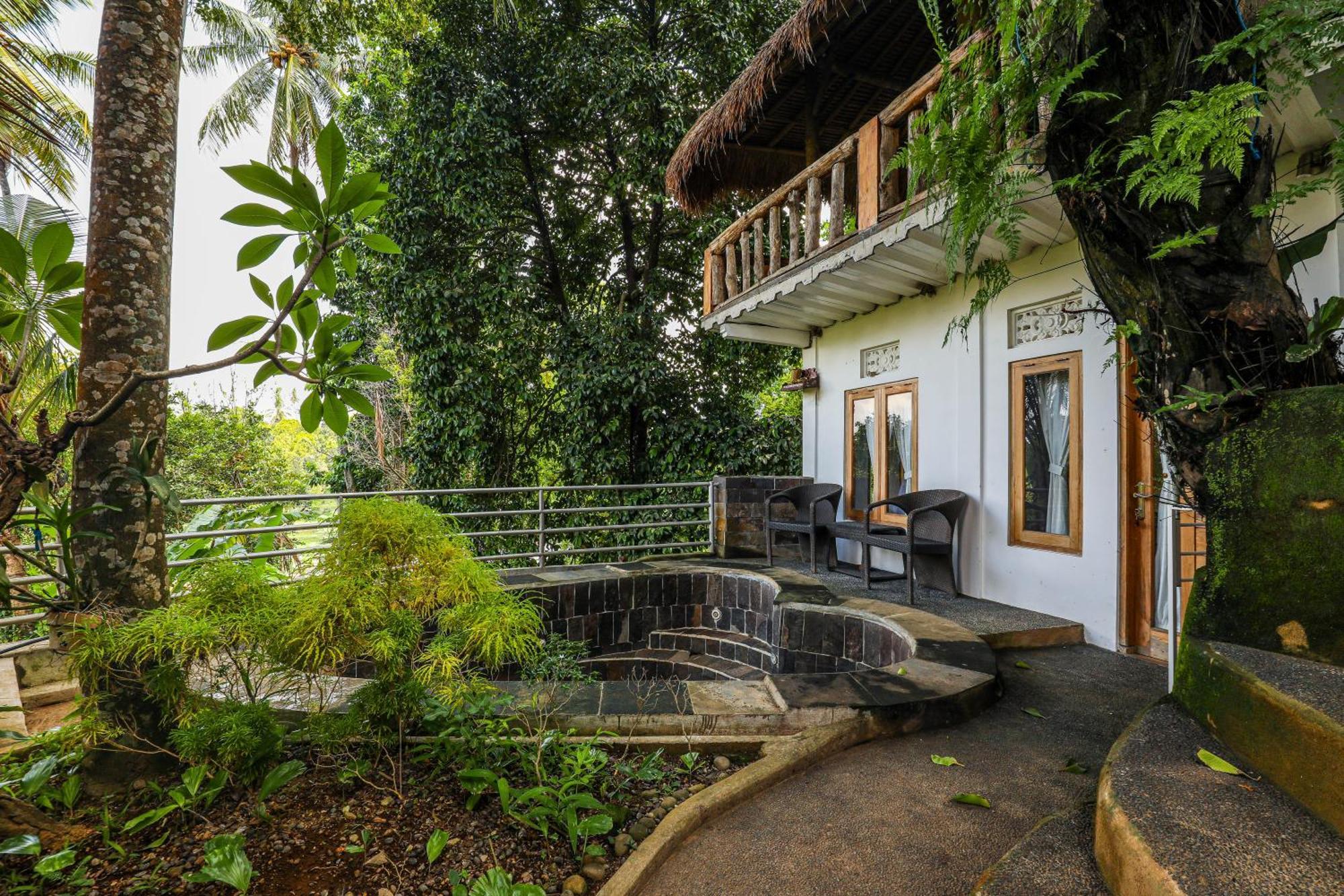 Omunity Bali Hotell Singaraja Exteriör bild