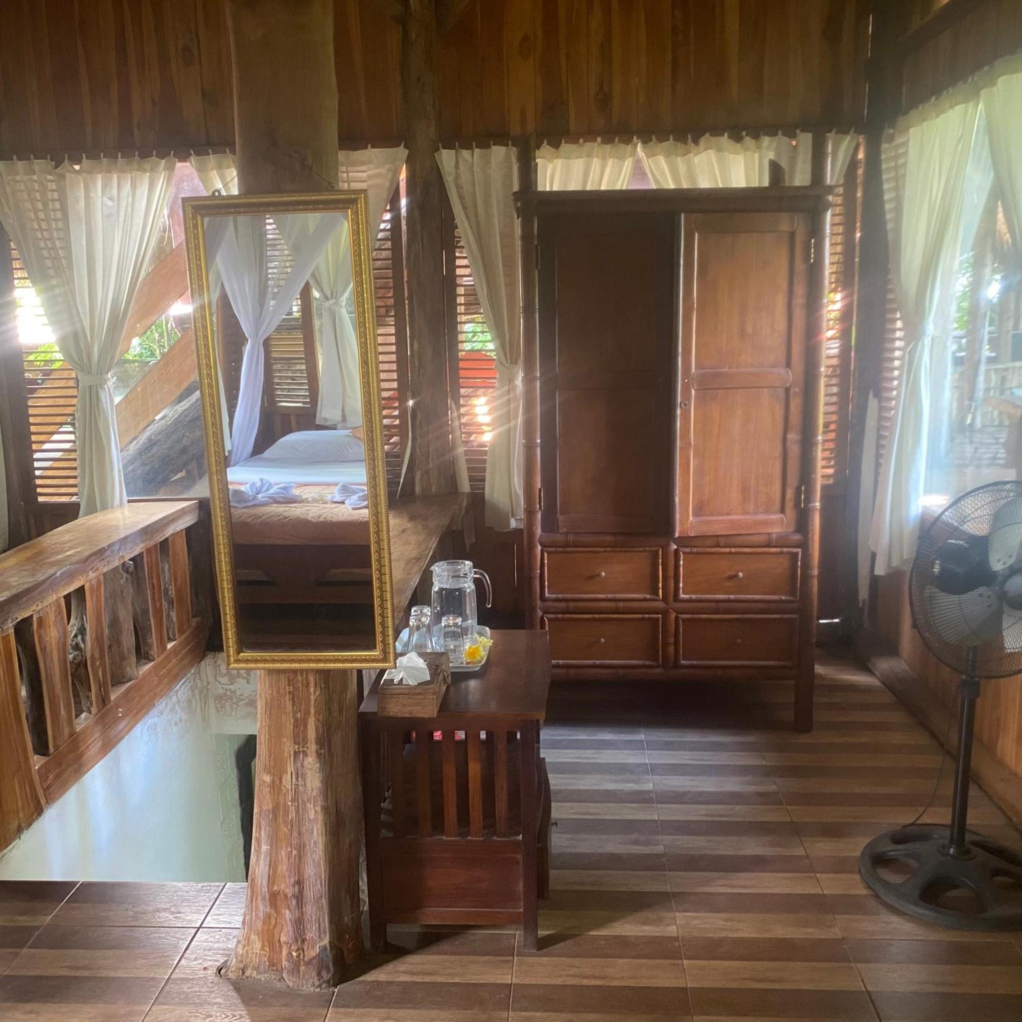 Omunity Bali Hotell Singaraja Exteriör bild