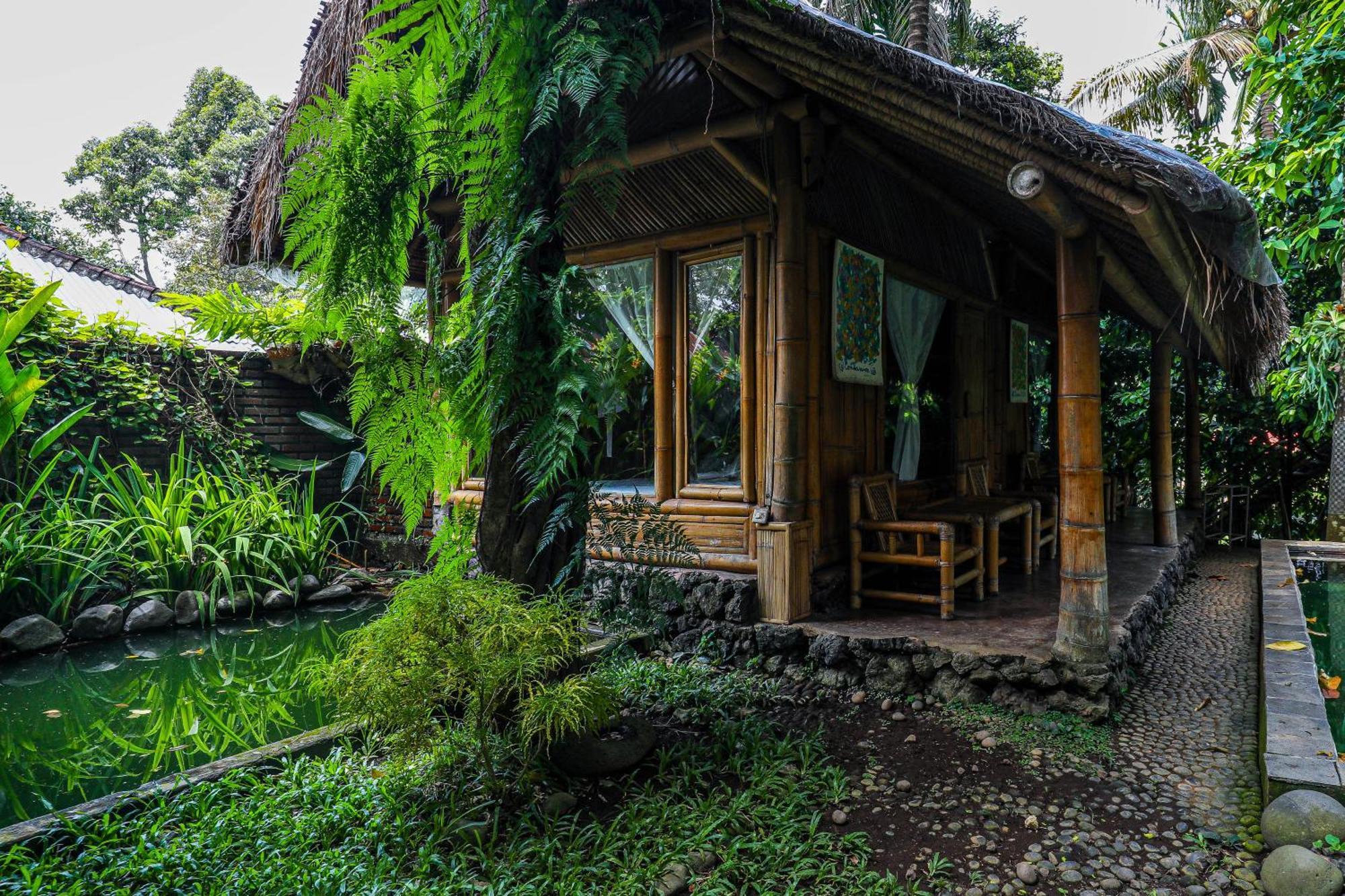 Omunity Bali Hotell Singaraja Exteriör bild