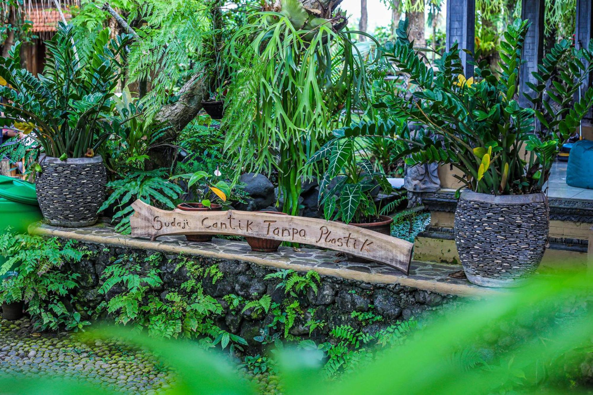 Omunity Bali Hotell Singaraja Exteriör bild